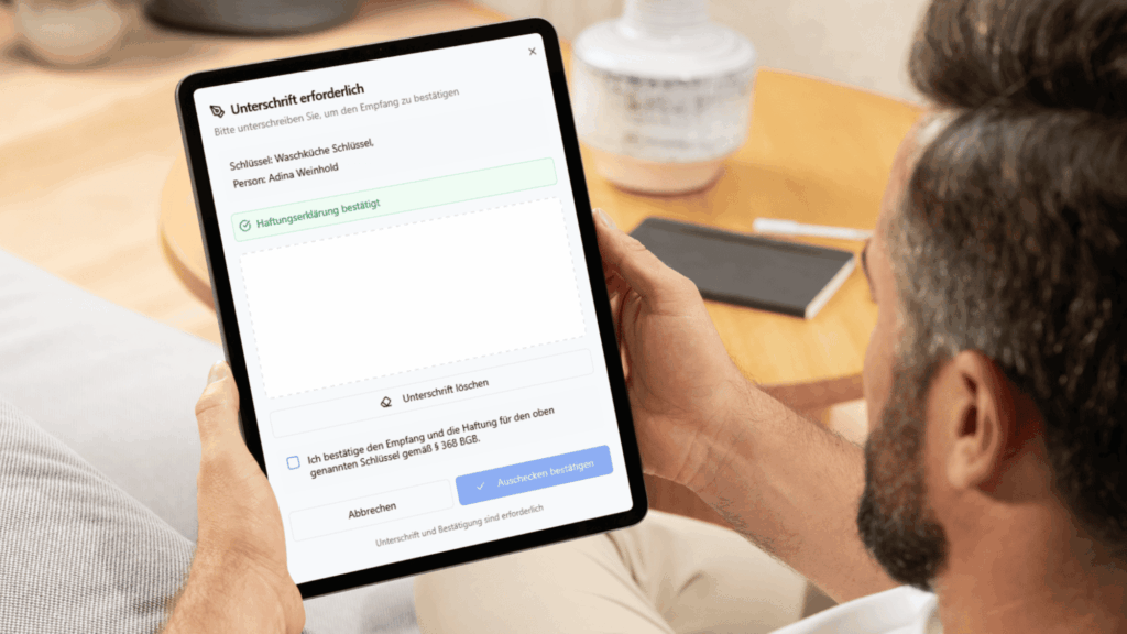 Digitale Unterschrift auf Tablet: Hausverwaltung nutzt KeyVault zur rechtssicheren Schlüsselübergabe mit automatischem Übergabeprotokoll