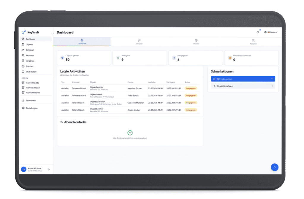 Vorher-Nachher-Vergleich zwischen Papierchaos und digitaler Schlüsselverwaltung mit KeyVault Dashboard